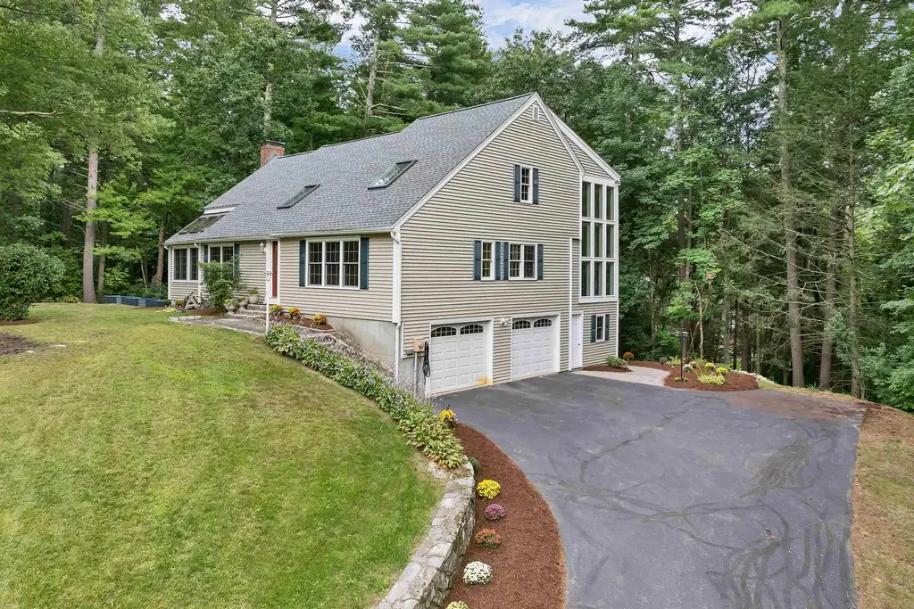 38 Sharon Road, Windham