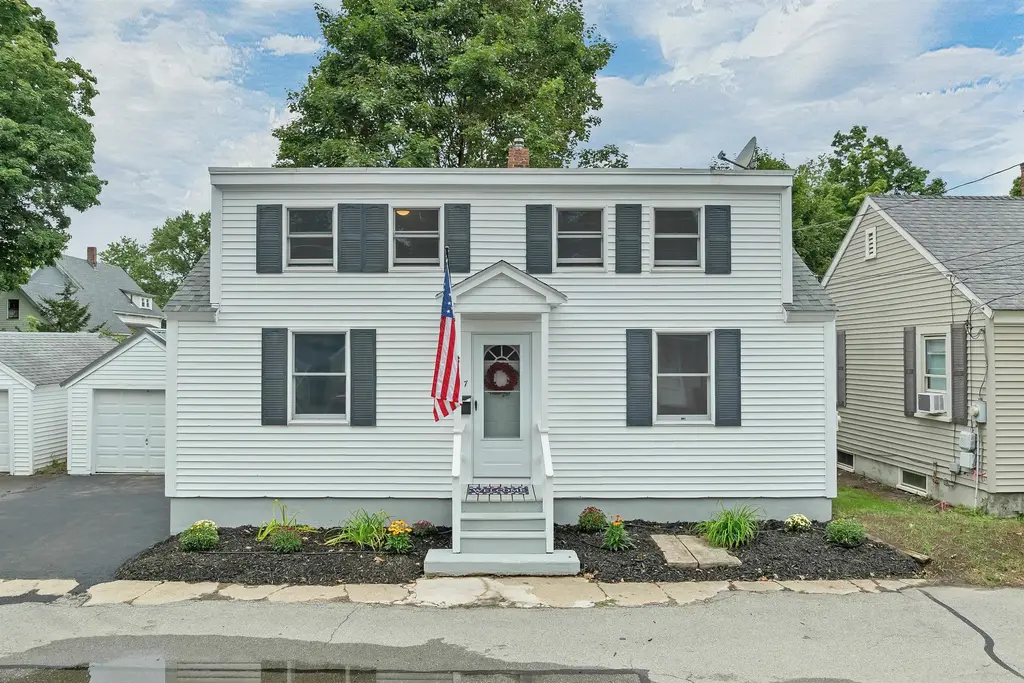 7 Sarah Court, Rochester