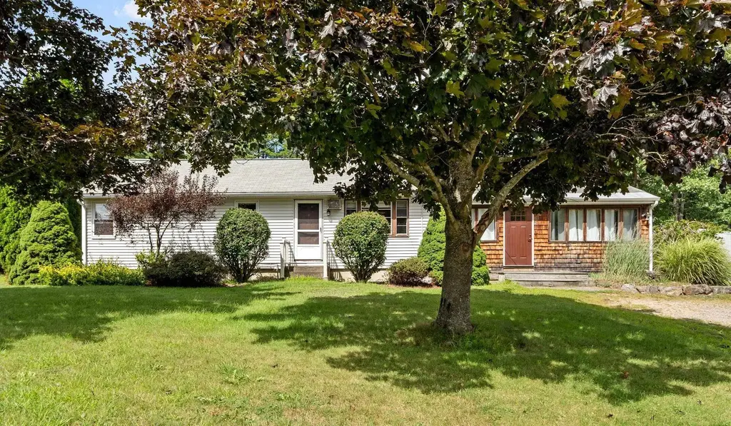 654 Daniel Webster Highway, Merrimack