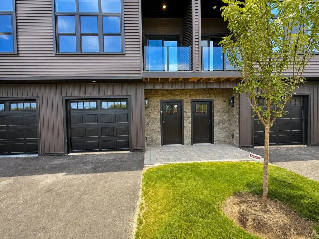 12 Cobblestone Court, Laconia