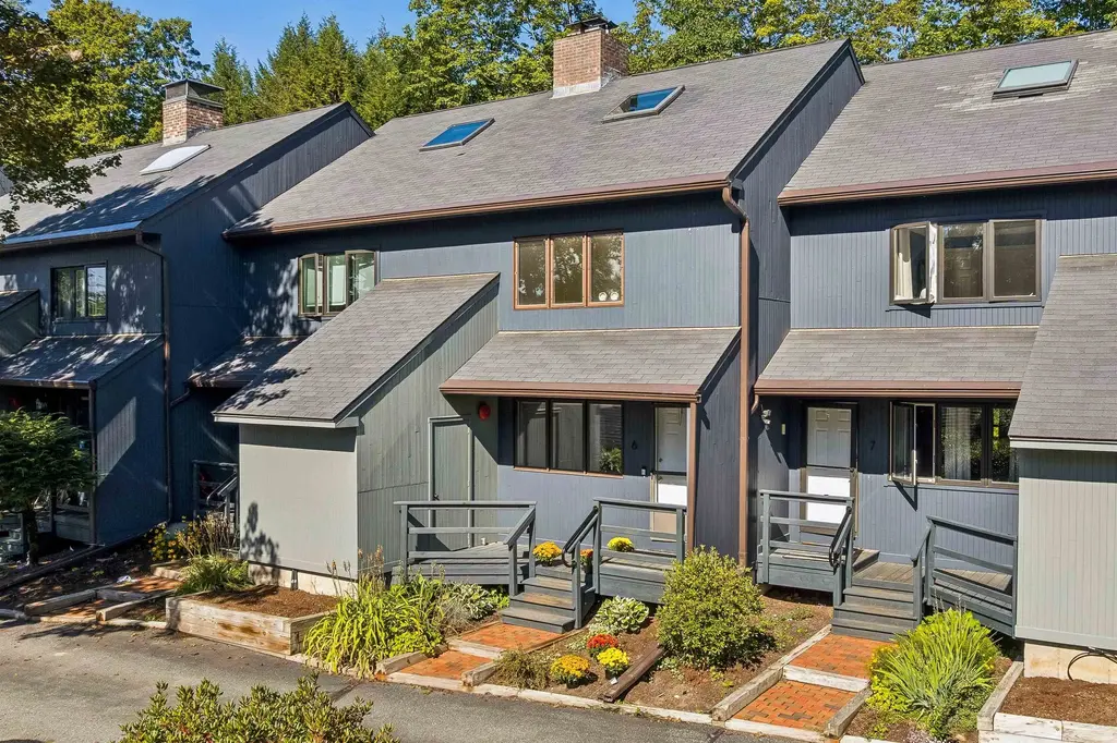 6 College Hill Road, Hanover