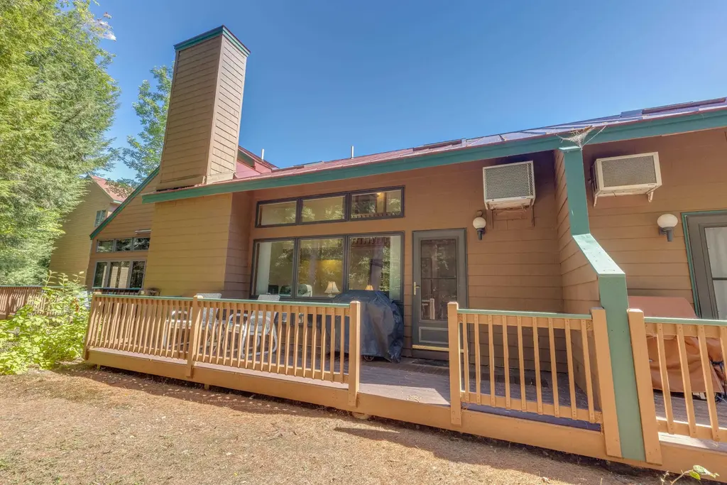 27 Riverfront Drive, Woodstock