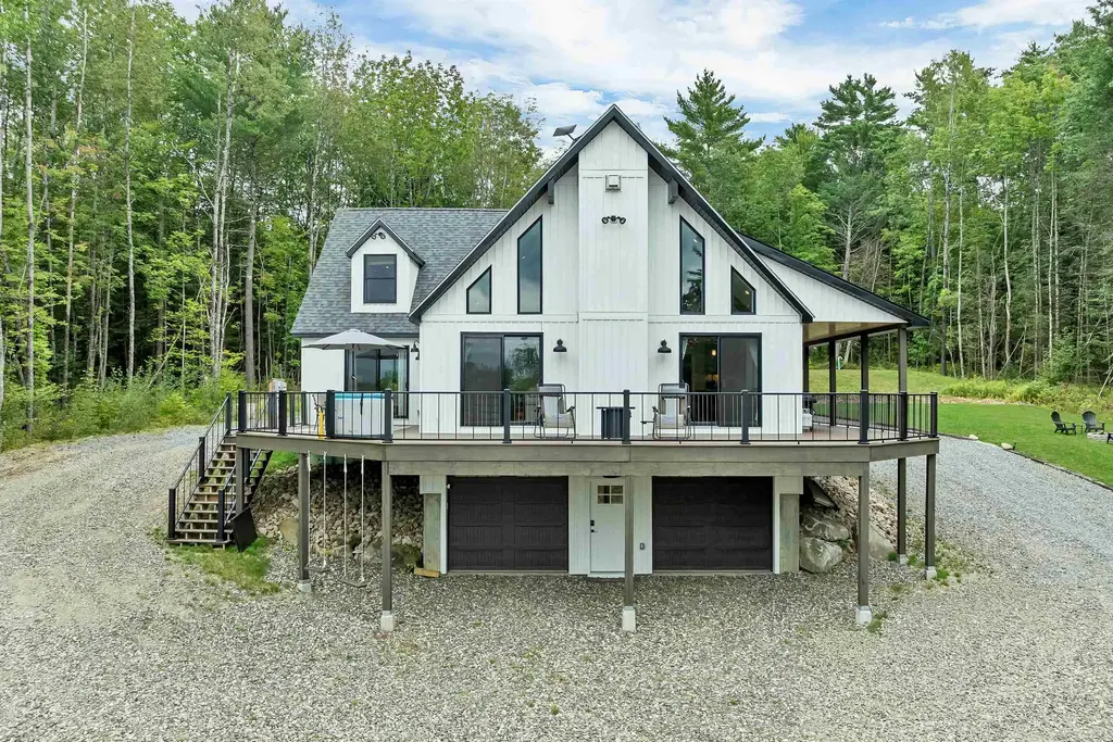 461 Manns Hill Road, Littleton
