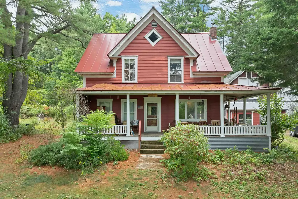 169 Old Town Road, Hill