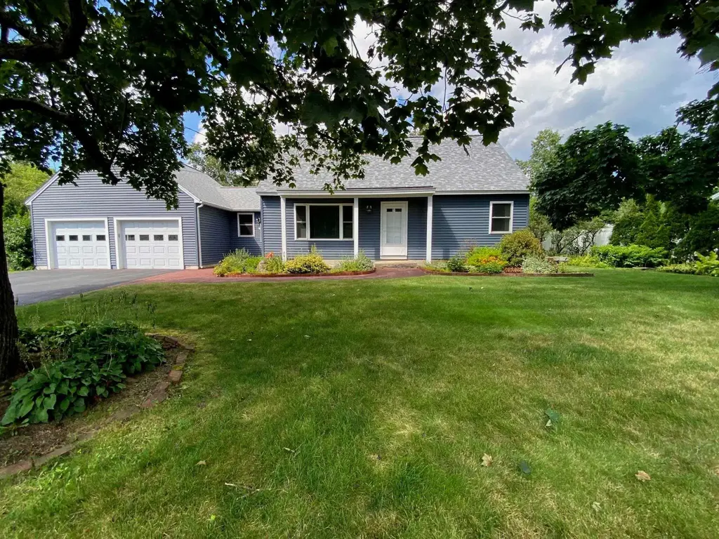 34 Bert Street, Hooksett