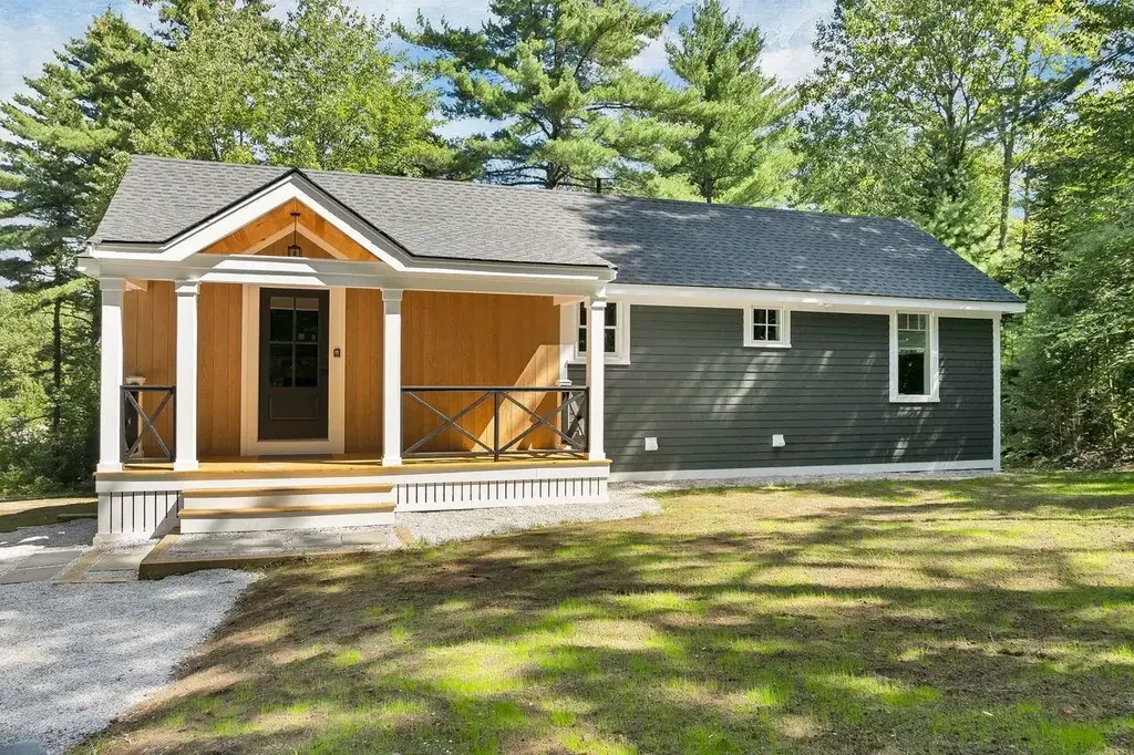 17 Moss Lane, Madison