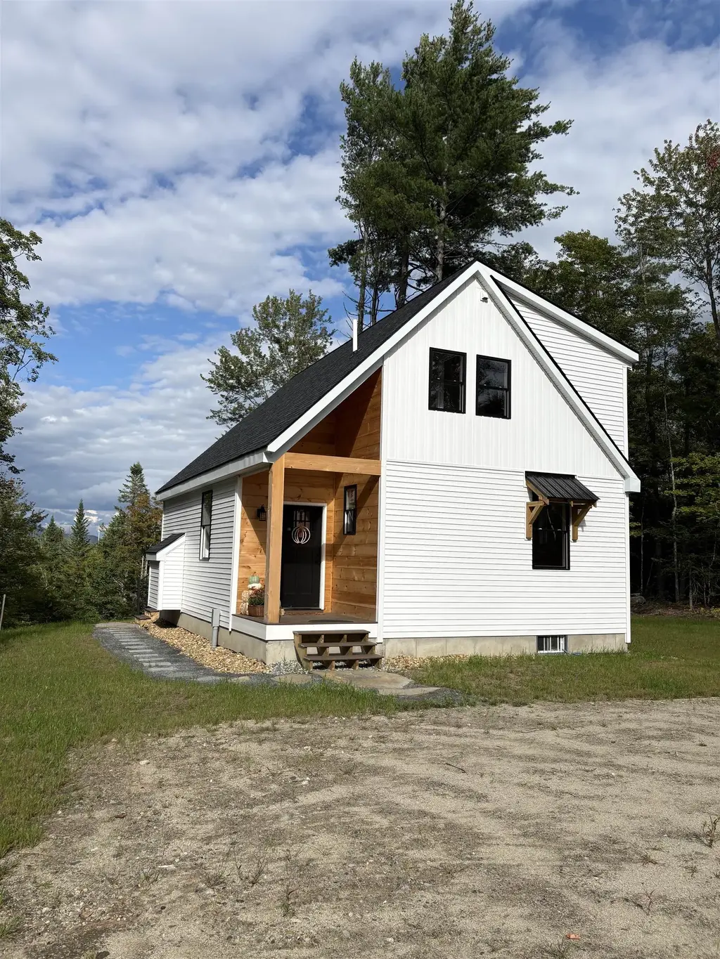 988 North Groton Road, Groton
