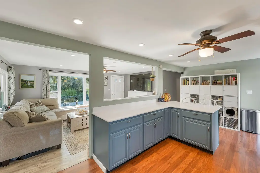 6 Emerson Street, Hooksett