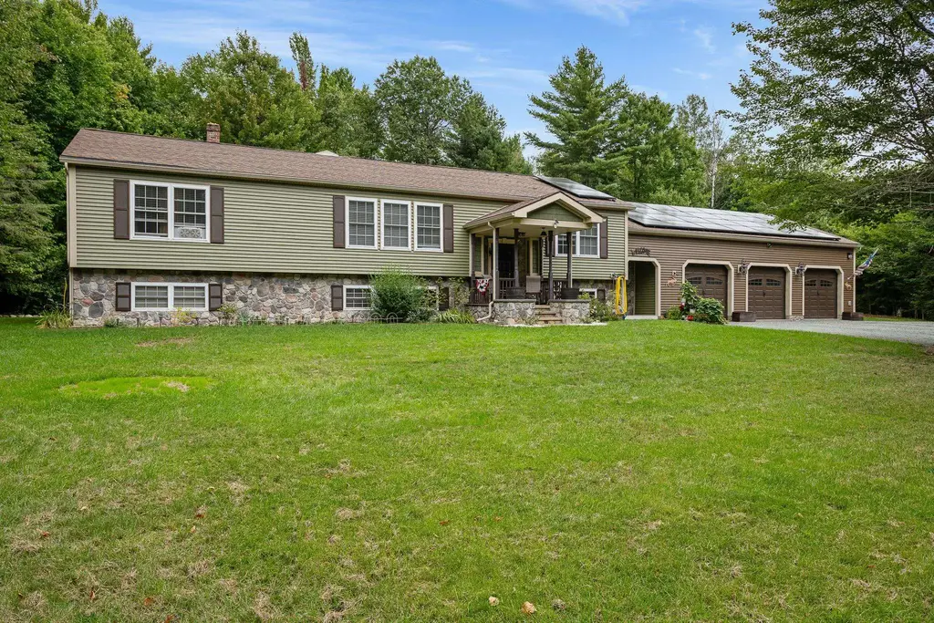 18 Stone Drive, Stark