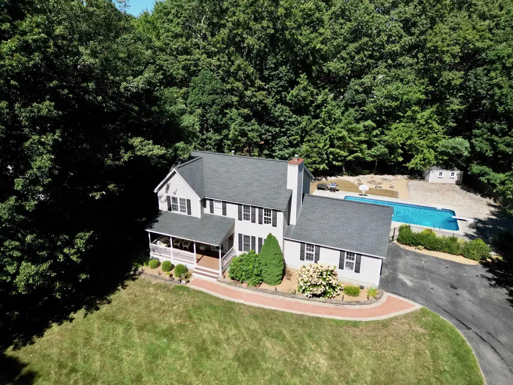 9 Hampstead Road, Merrimack