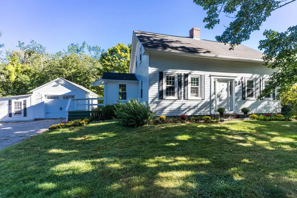 272 Old Concord Turnpike, Barrington