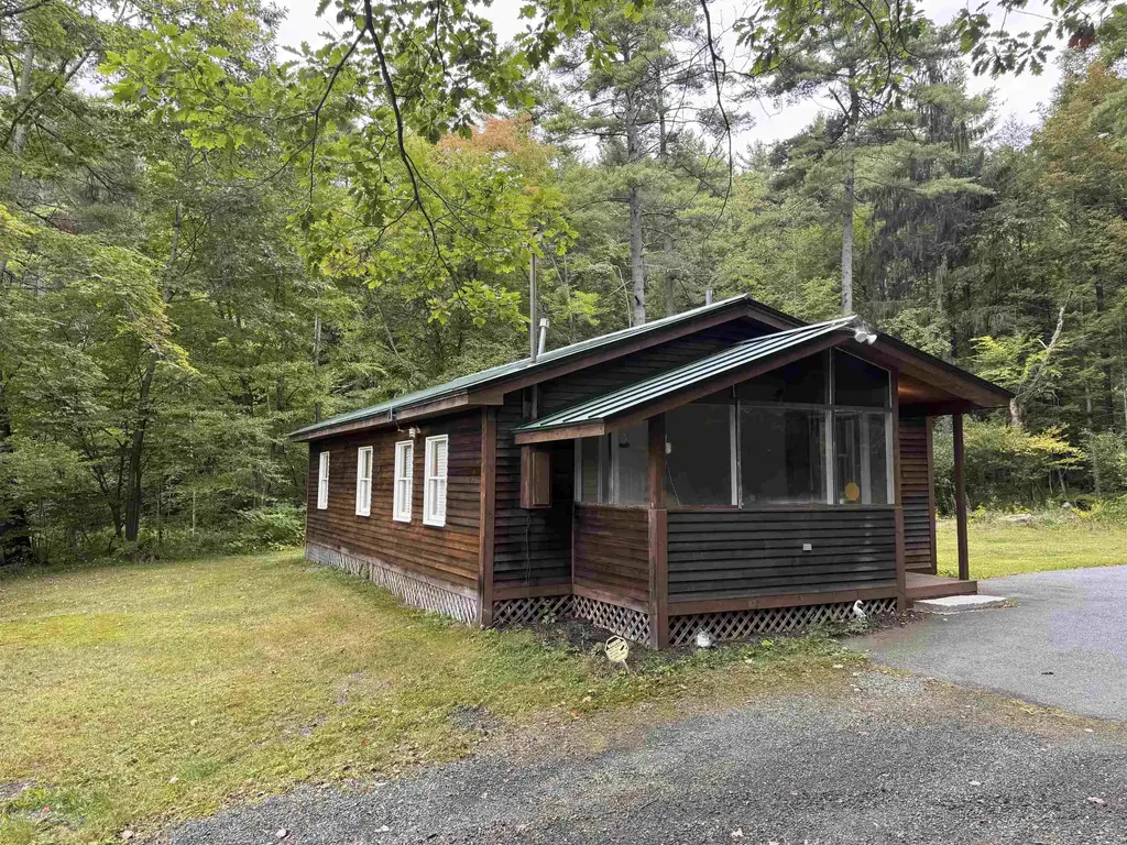 169 Glen Road, Lebanon