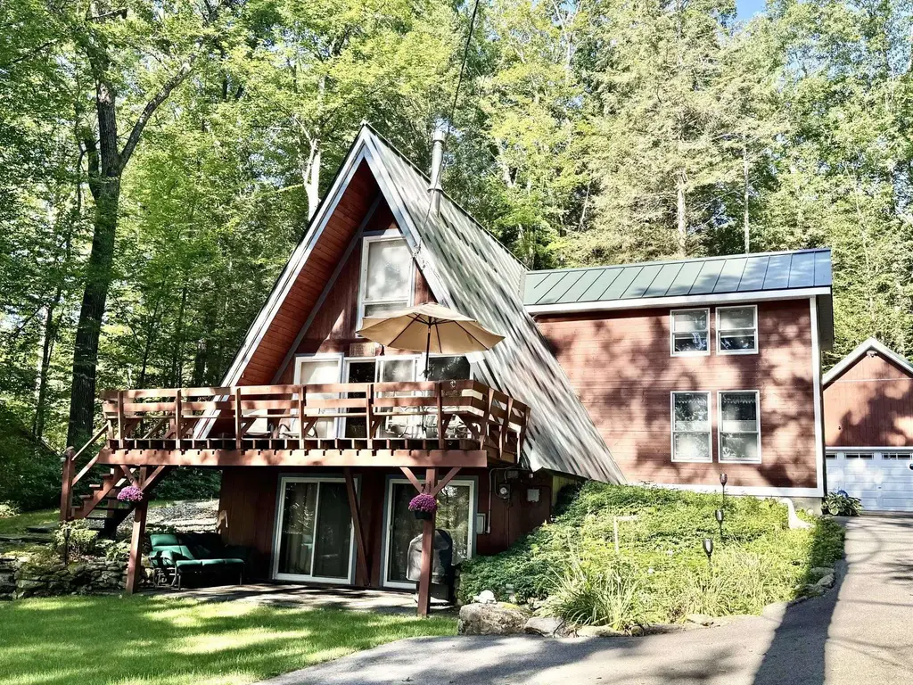 71 North Shore Road, Chesterfield