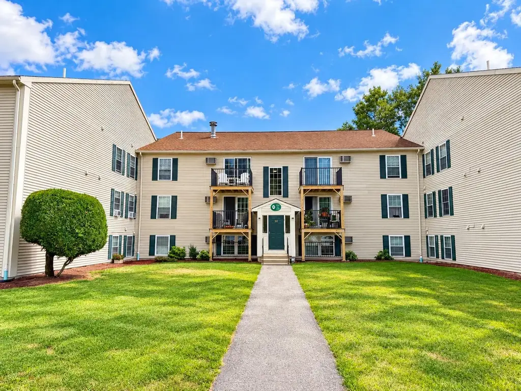 2003 White Cedar Boulevard, Portsmouth