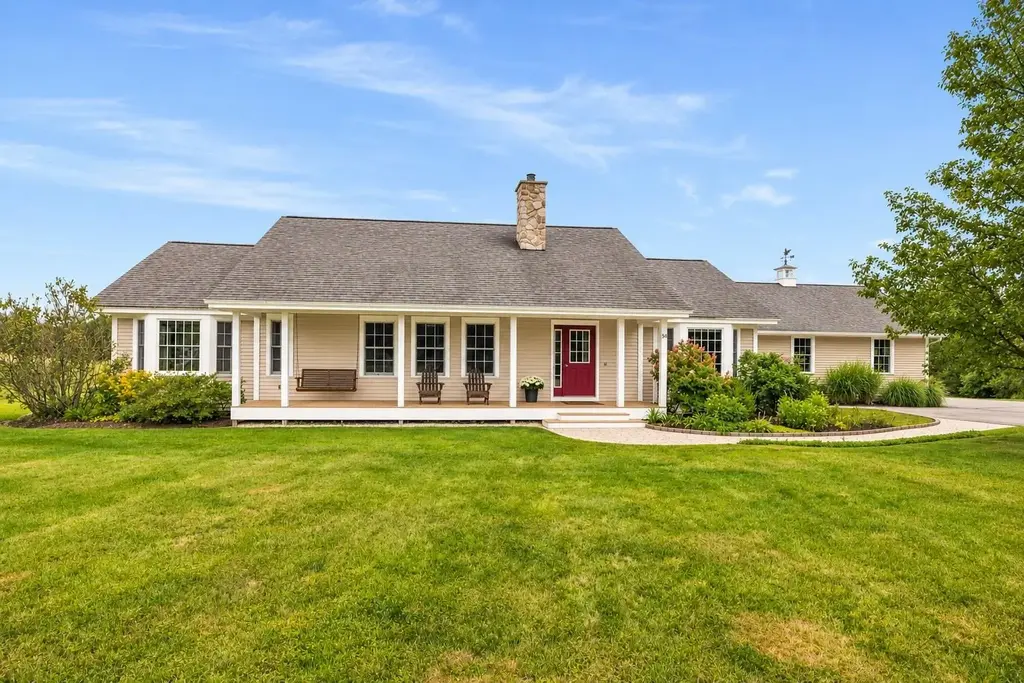 54 Union Road, Stratham
