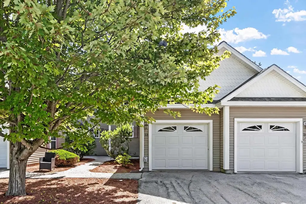 32 Overlook Circle, Hudson