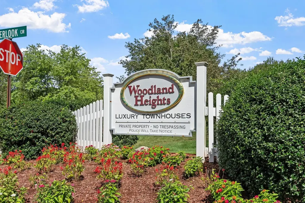 32 Overlook Circle, Hudson