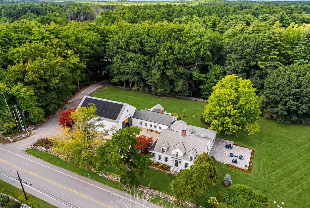 153 Atlantic Avenue, North Hampton