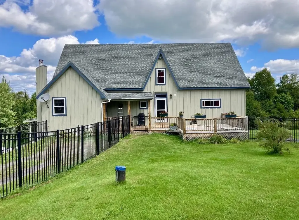 102 Perry Road, Columbia