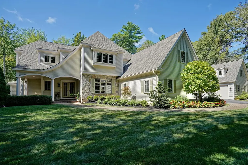 13 Squier Drive, North Hampton
