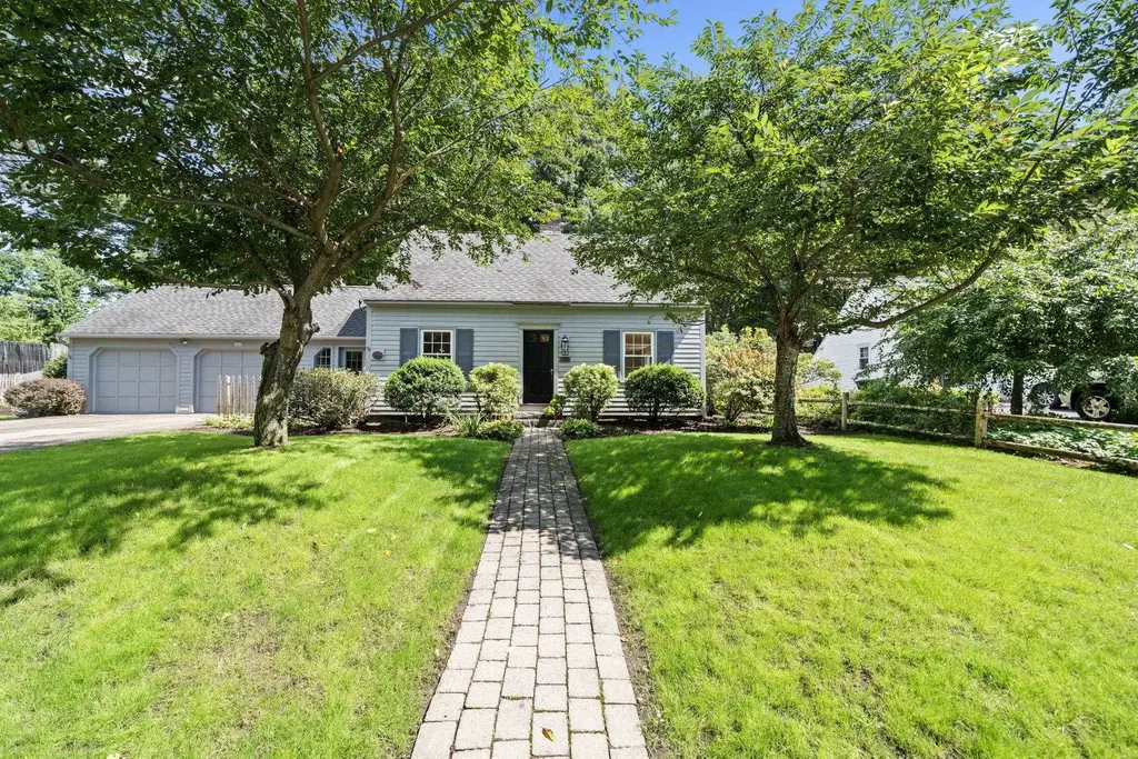 9 Hillside Drive, Nashua