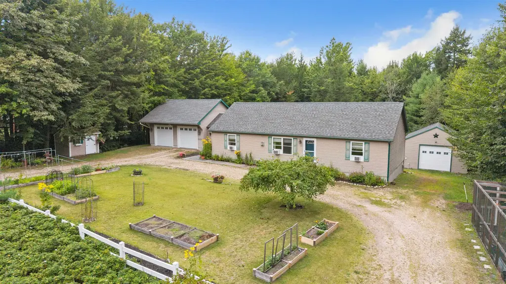 44 Juniper Ridge Road, Wakefield