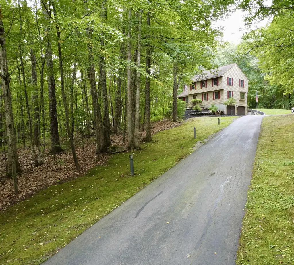16 Windsor Drive, Merrimack