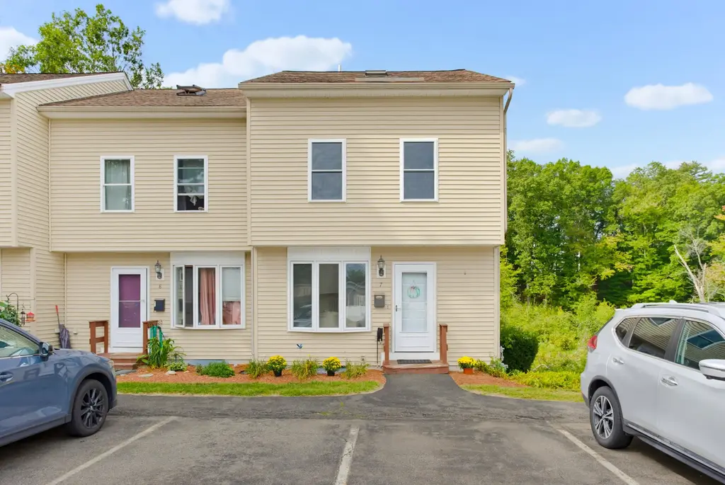 95 Harbor Avenue, Nashua