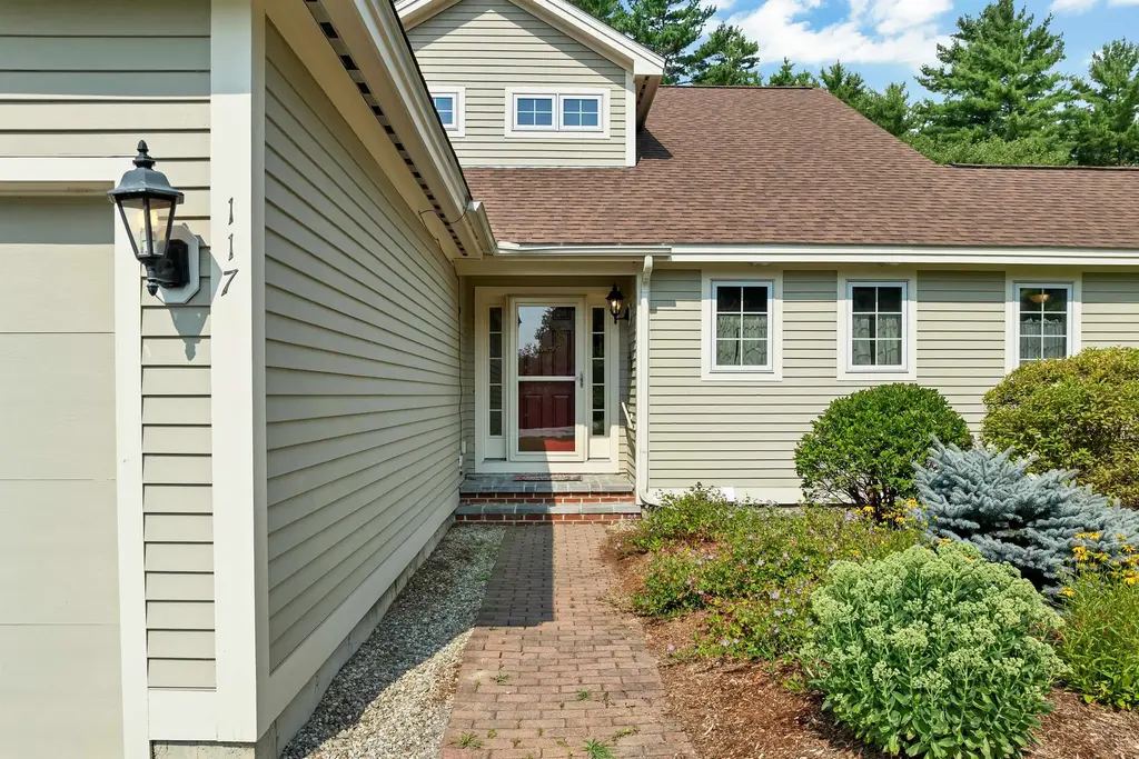 117 Peaked Hill Drive, Hopkinton