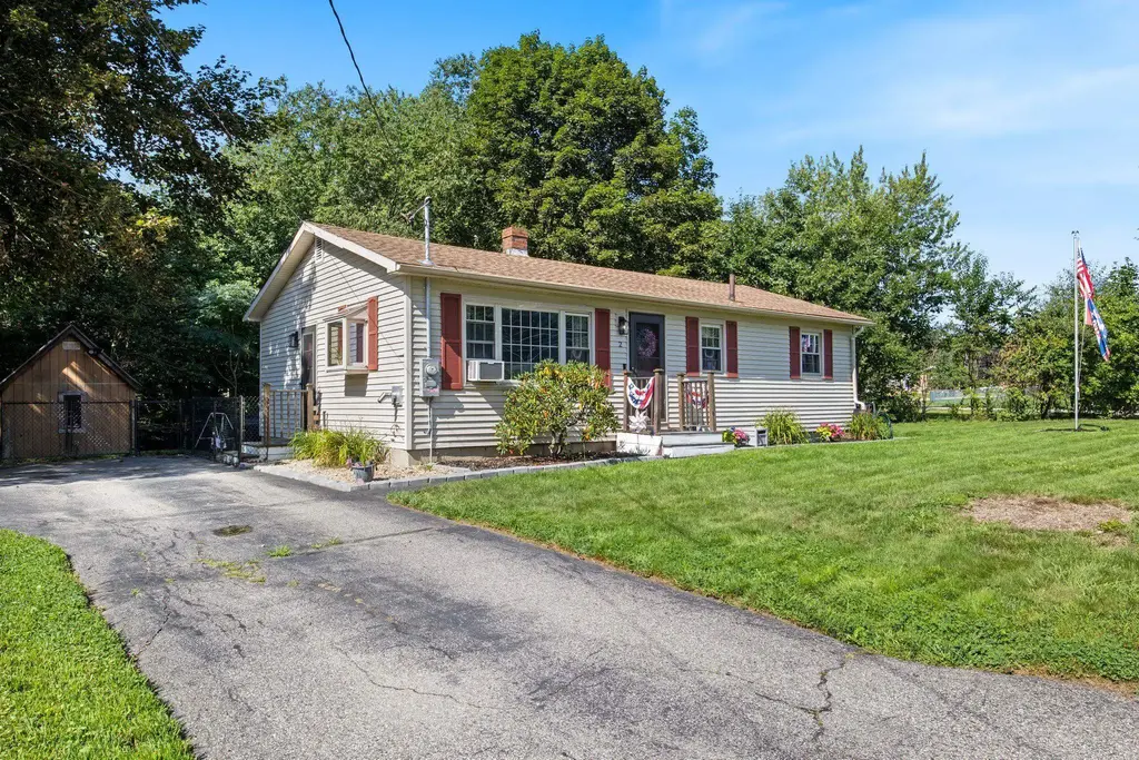 2 Hemlock Circle, Dover