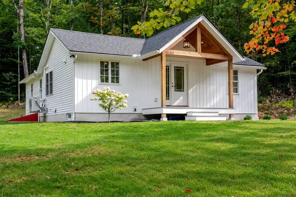 455 Turnpike Road, Sharon