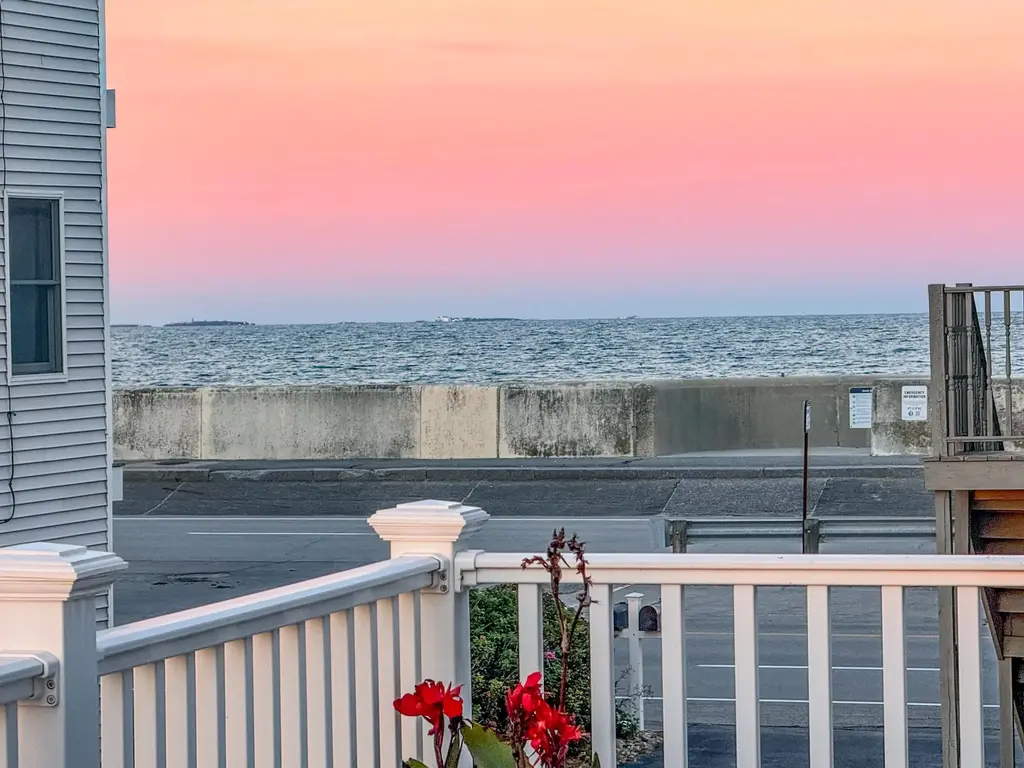 583 Ocean Boulevard, Hampton
