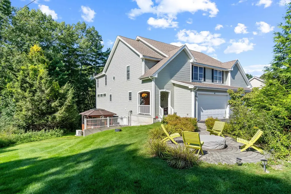 10 Blossom Lane, Stratham