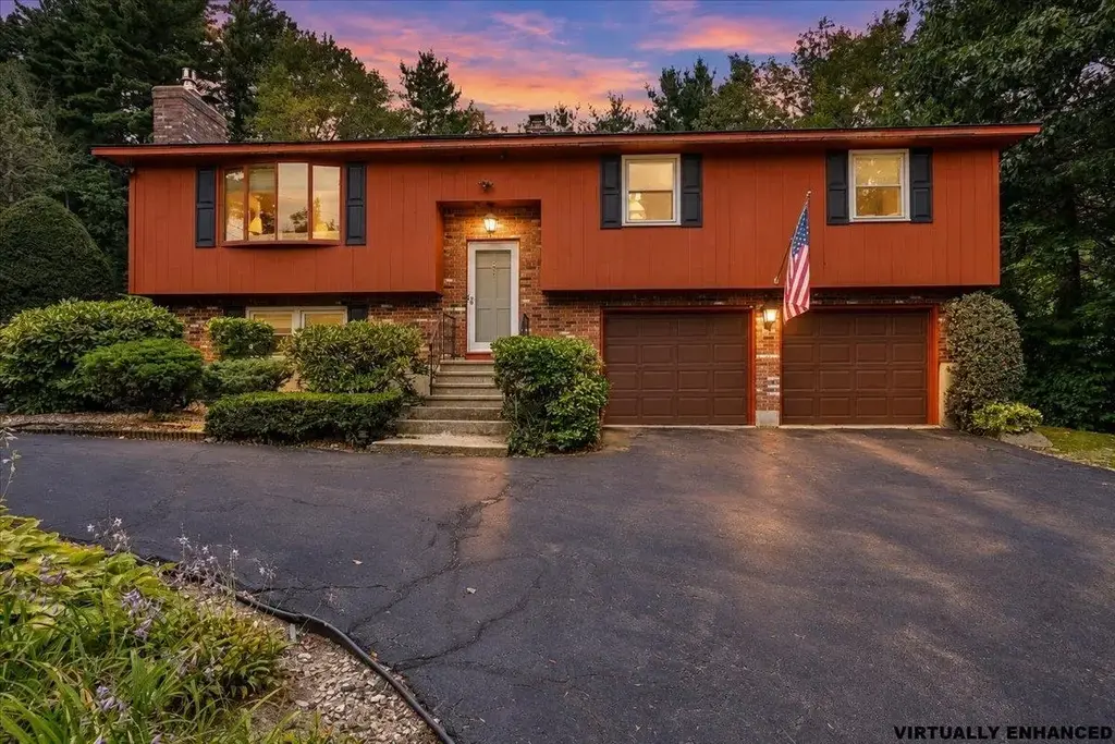 25 Bicentennial Drive, Manchester