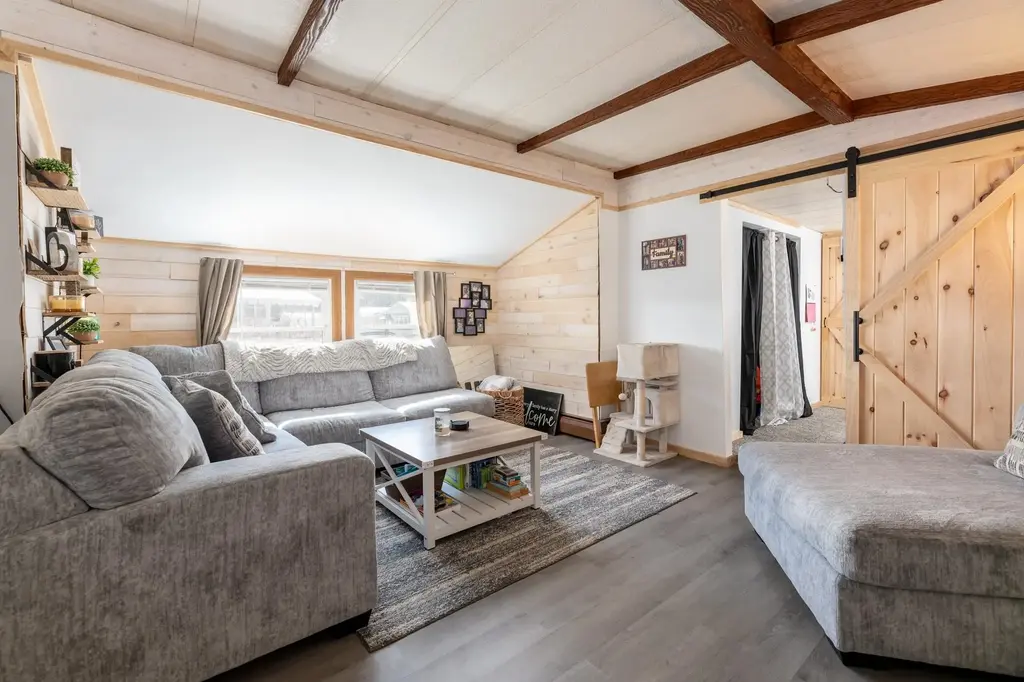 303 Old Lake Shore Road, Gilford