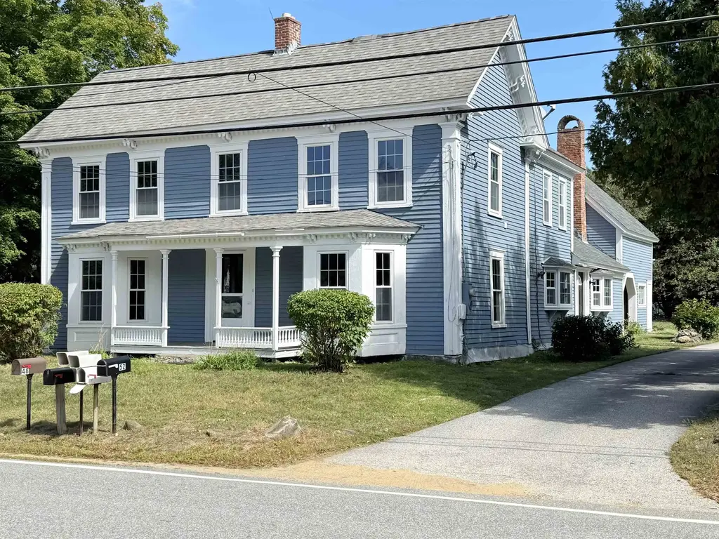 49 South Village Road, Loudon
