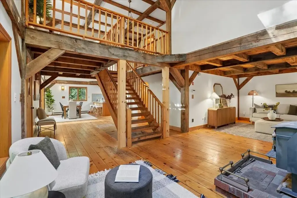 7 Happy Hollow Lane, Kingston