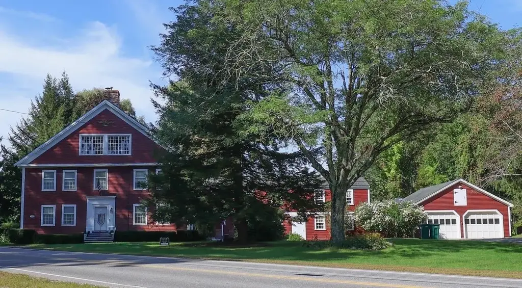 244 Boston Post Road, Amherst