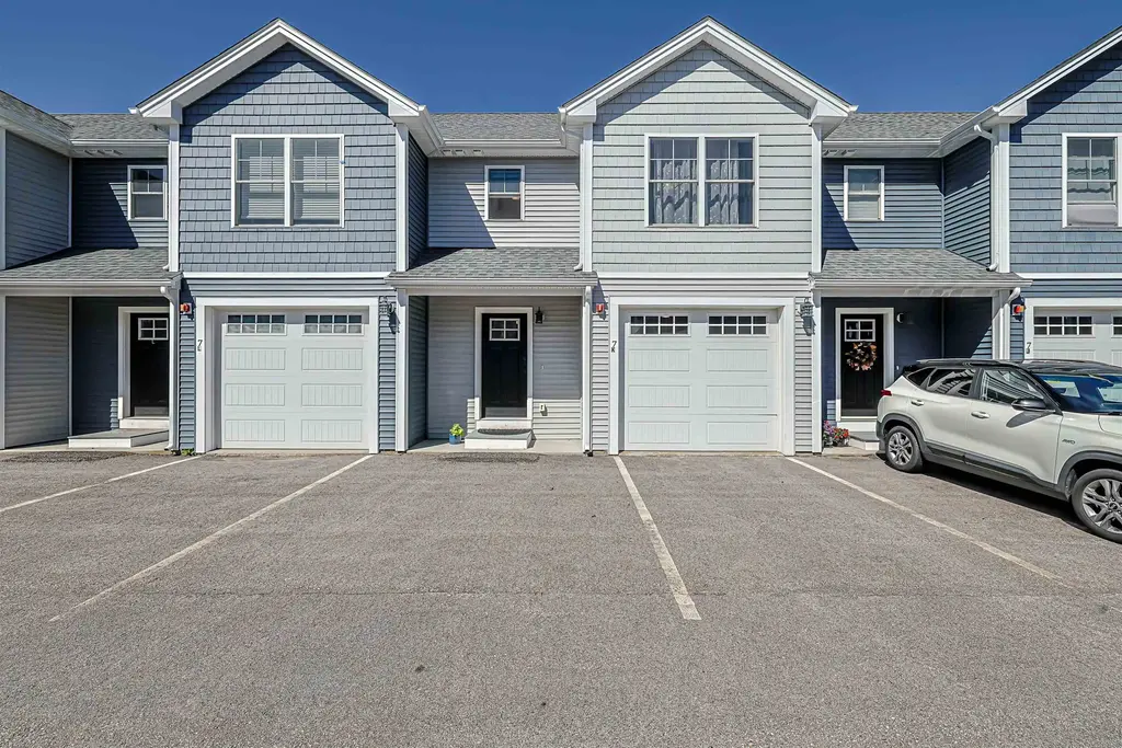 7 Dumaine Avenue, Nashua