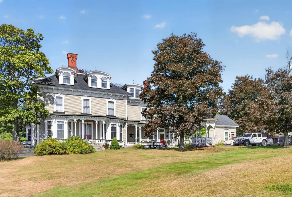 51 Mount St Mary's Way, Hooksett