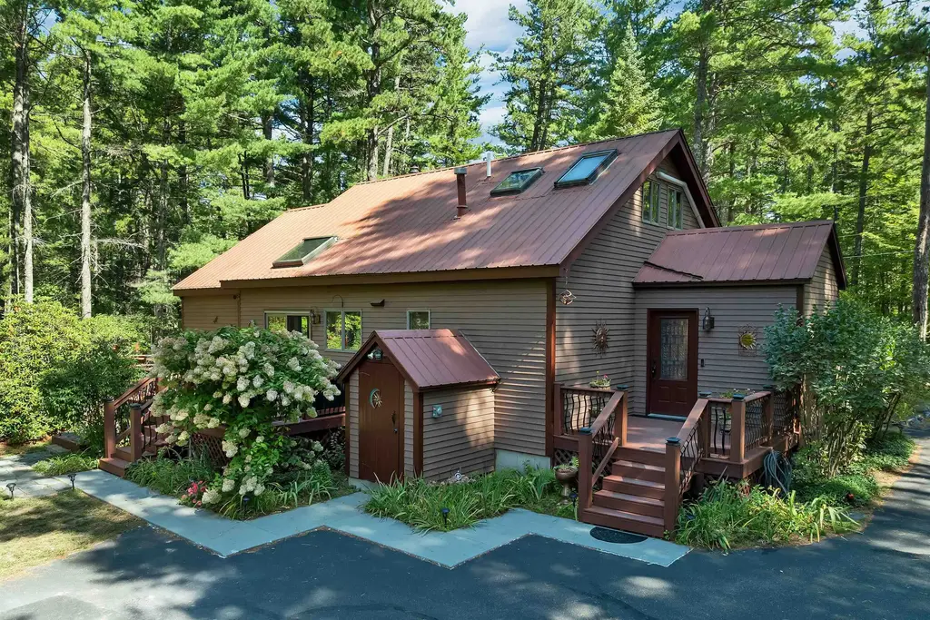 22 Old Mill Road, Ossipee