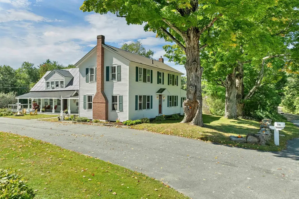 220 Stockbridge Corner Road, Alton