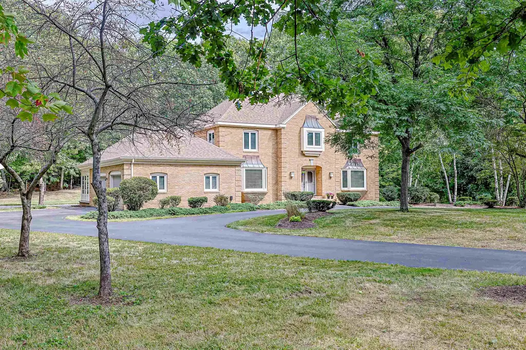 33 Indian Rock Road, Nashua