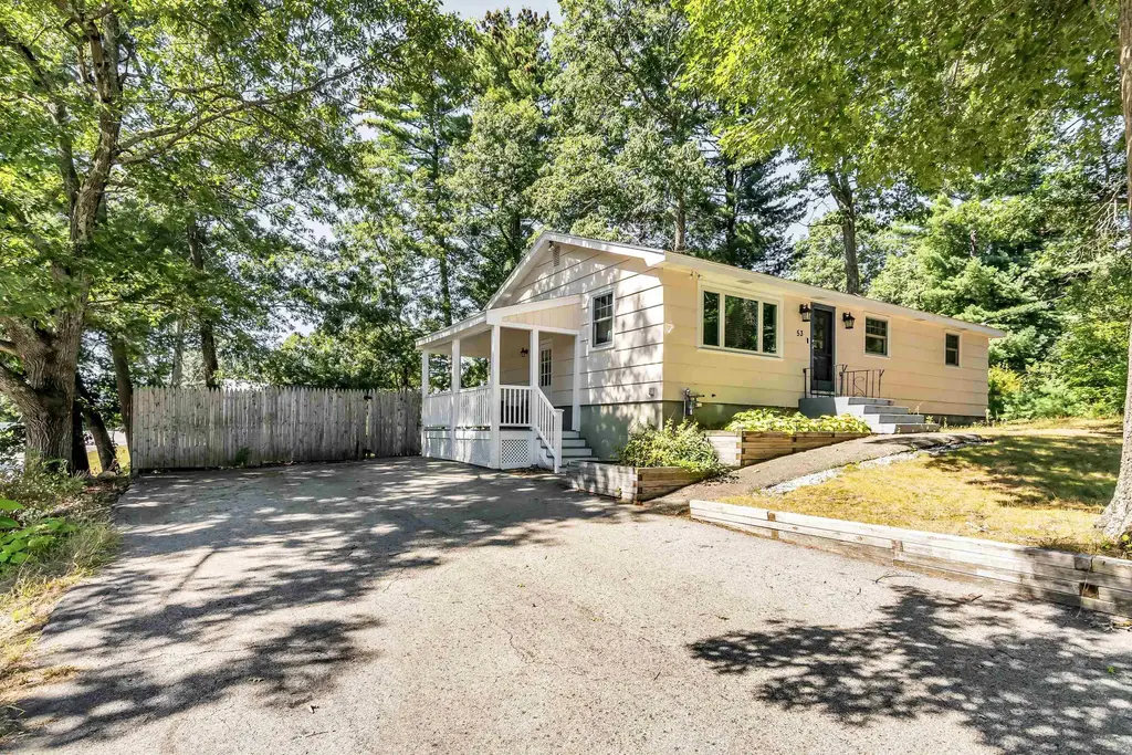 53 Tenby Drive, Nashua