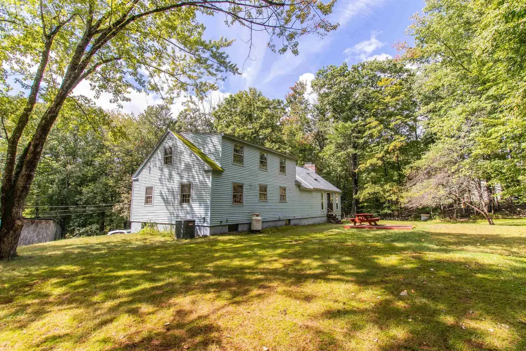 135 North Main Street, Mont Vernon