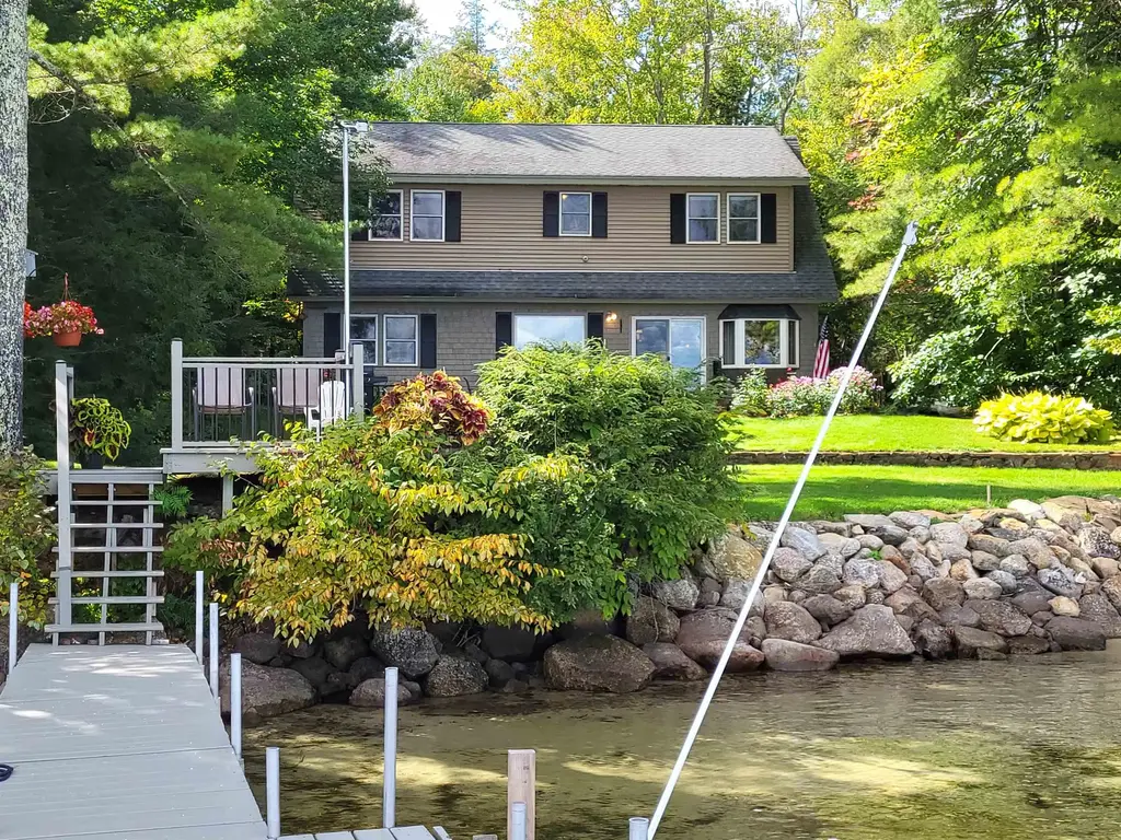 16 Cottage Road, Meredith