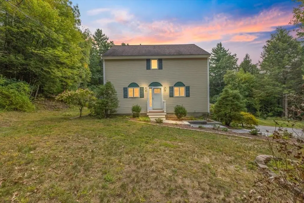 8 Homestead Drive, Raymond