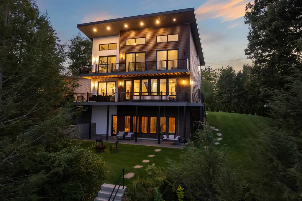 7 Loon Cove Road, Alton