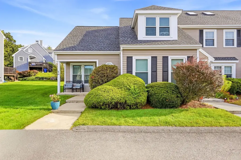49 Riviera Road, Hudson