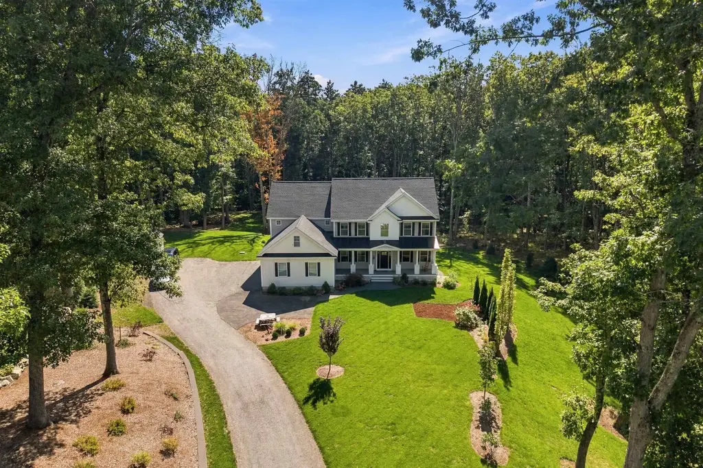 141 Londonderry Road, Windham